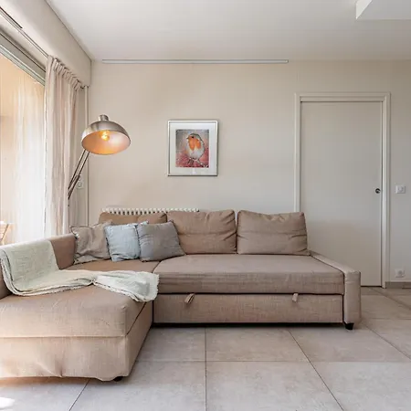2 Bdr Sea View Parking And Swimming Pool Apartment