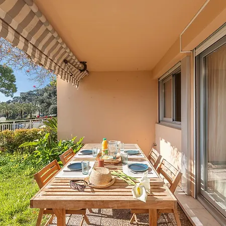 2 Bdr Sea View Parking And Swimming Pool Apartment