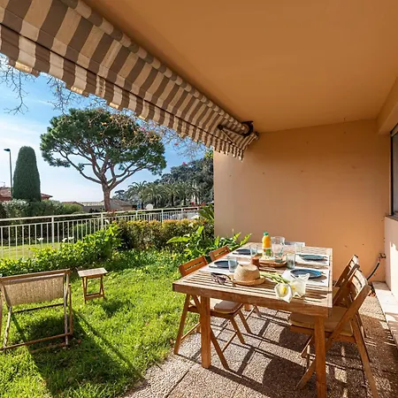 2 Bdr Sea View Parking And Swimming Pool Apartment