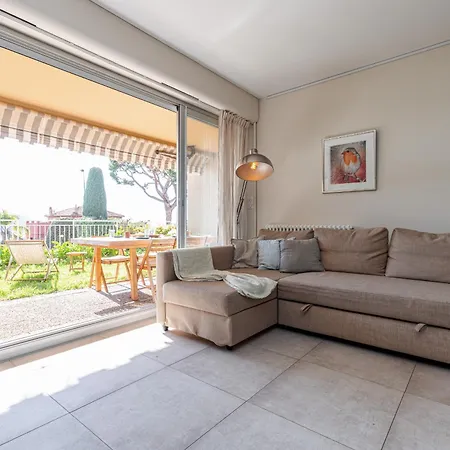 2 Bdr Sea View Parking And Swimming Pool Apartment